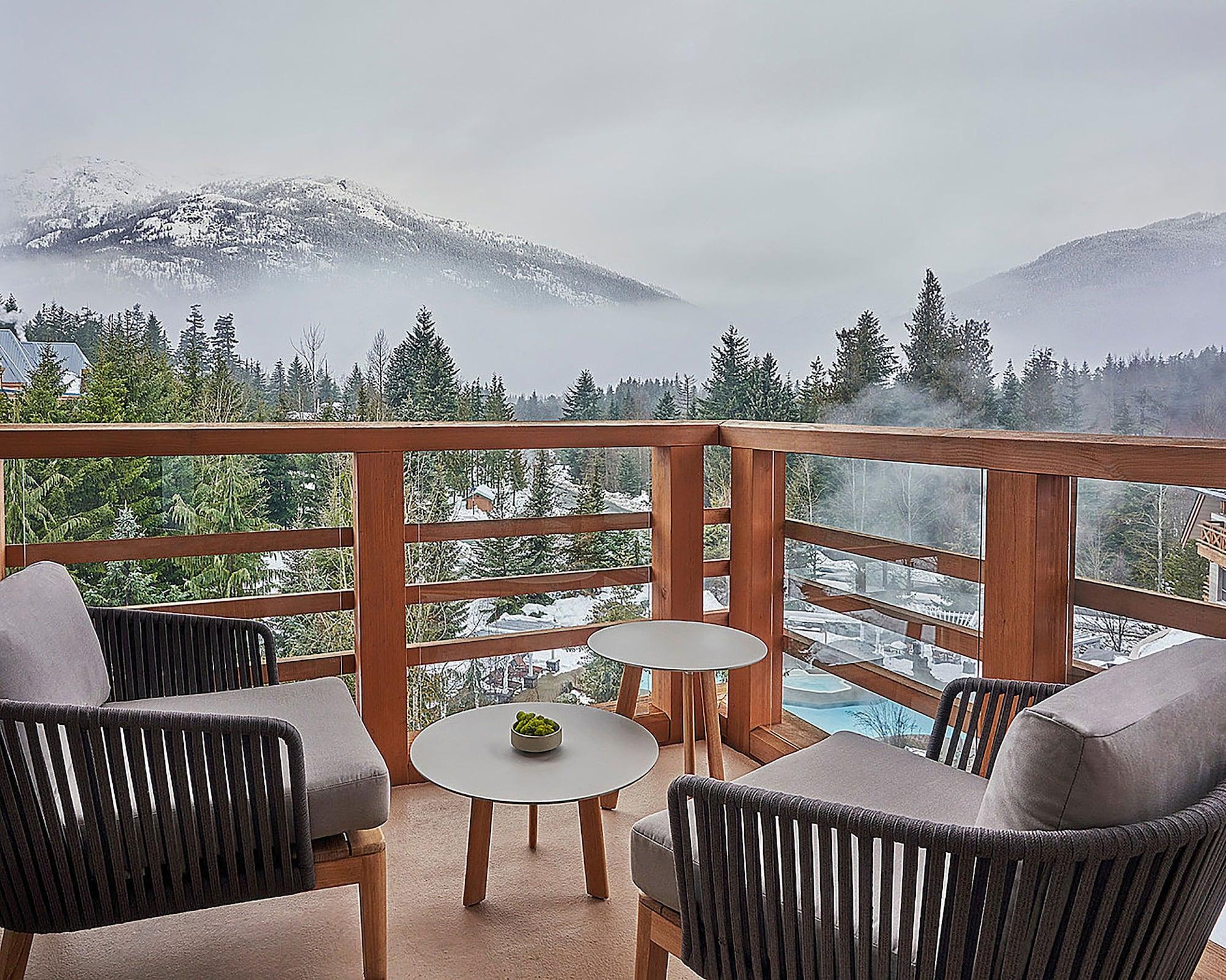 Four Seasons Resort Уислър Екстериор снимка
