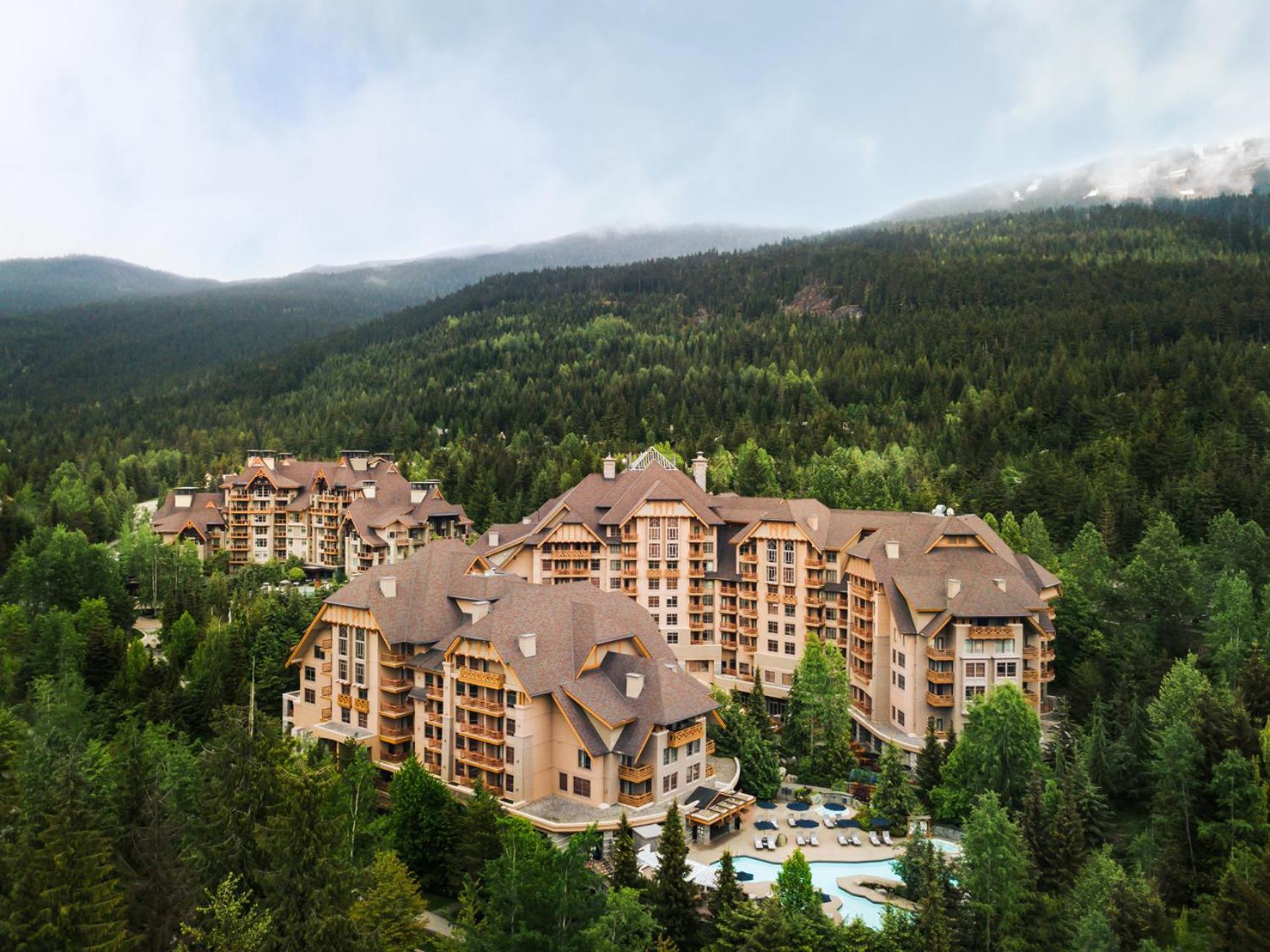 Four Seasons Resort Уислър Екстериор снимка