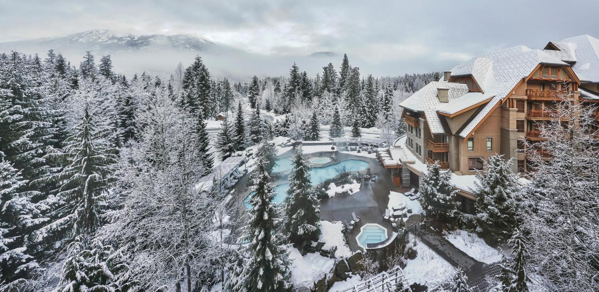 Four Seasons Resort Уислър Екстериор снимка