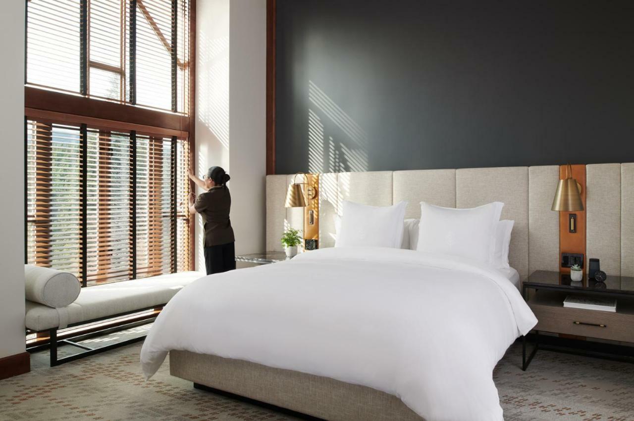 Four Seasons Resort Уислър Екстериор снимка