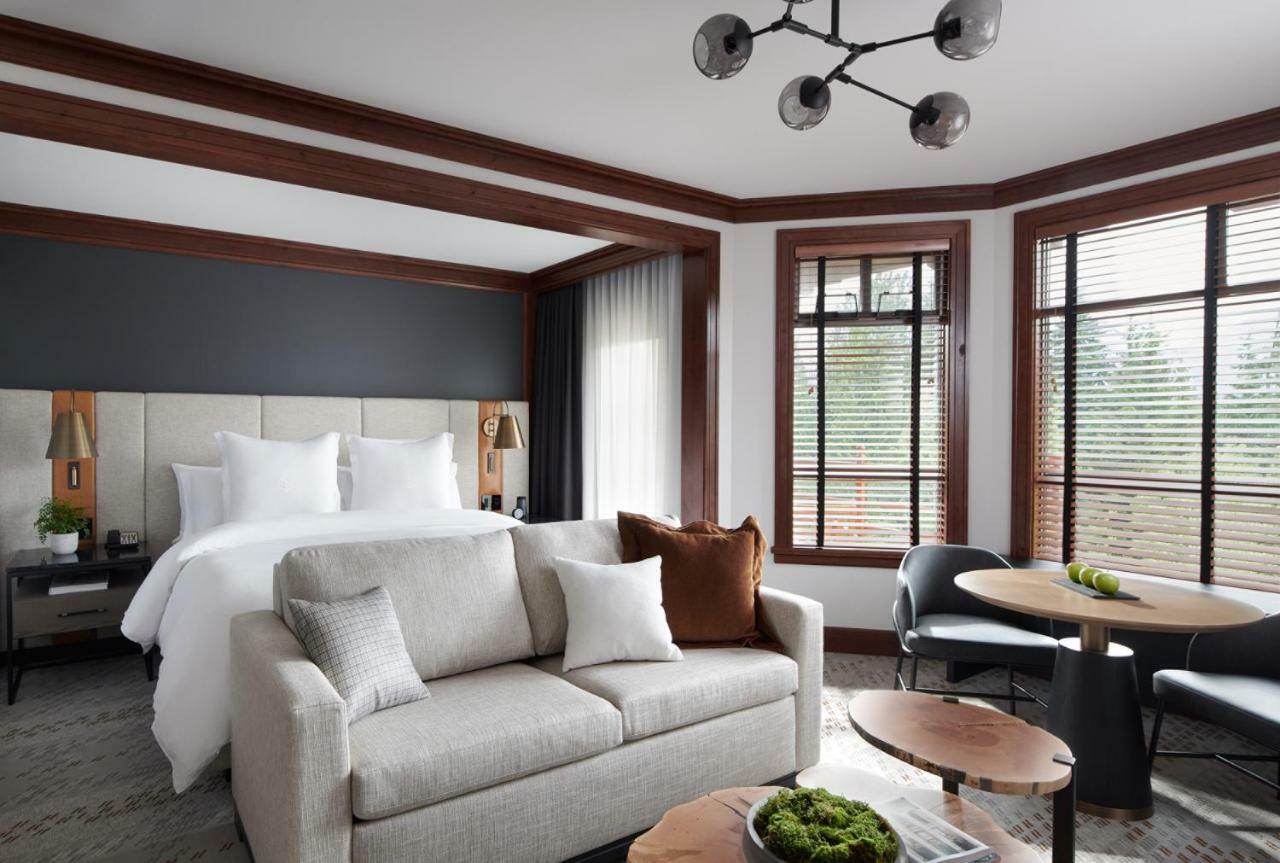 Four Seasons Resort Уислър Екстериор снимка