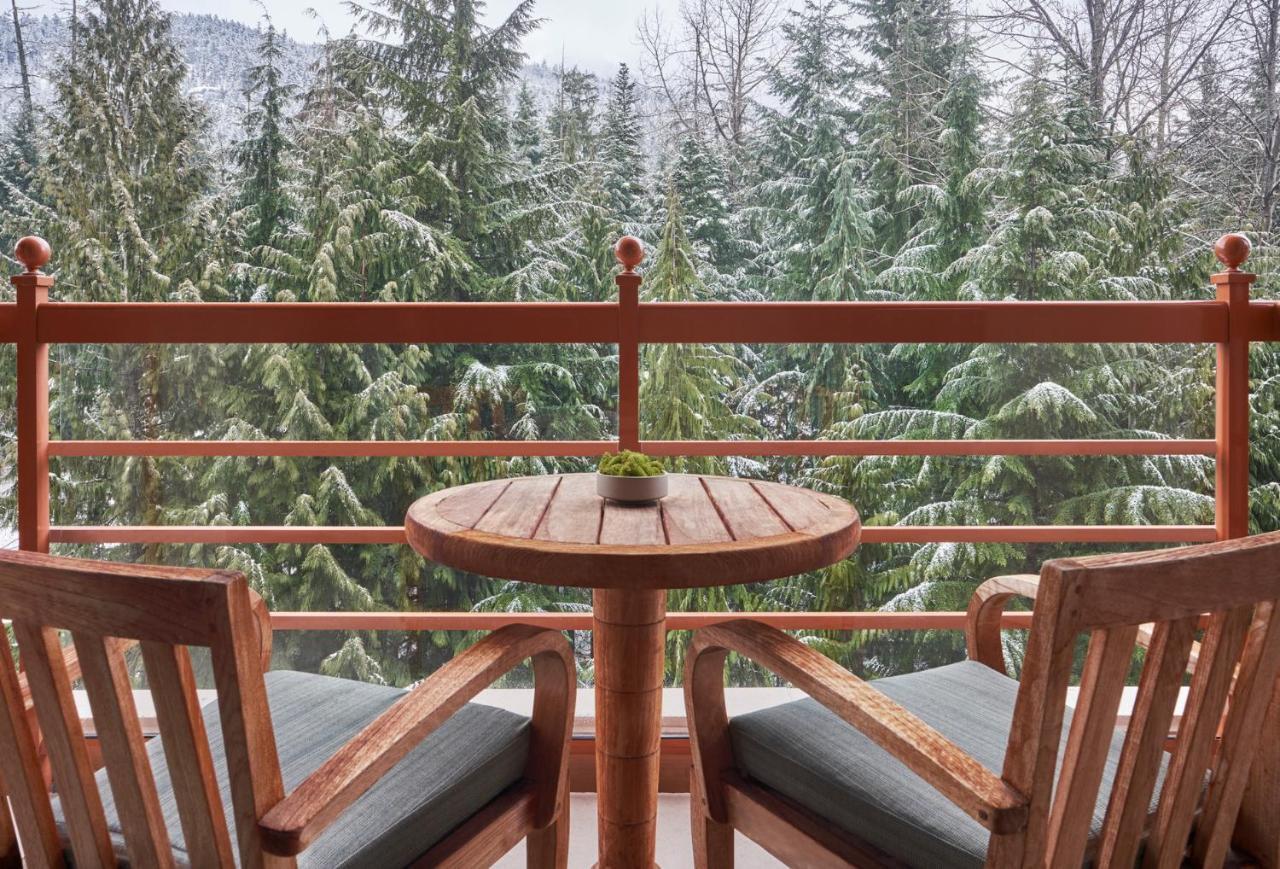 Four Seasons Resort Уислър Екстериор снимка